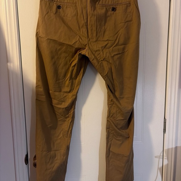 GAP Khakis Wrinkle Resistant Classic Straight Fit Flat Front Chino Pants 33 X 30 - Picture 3 of 4